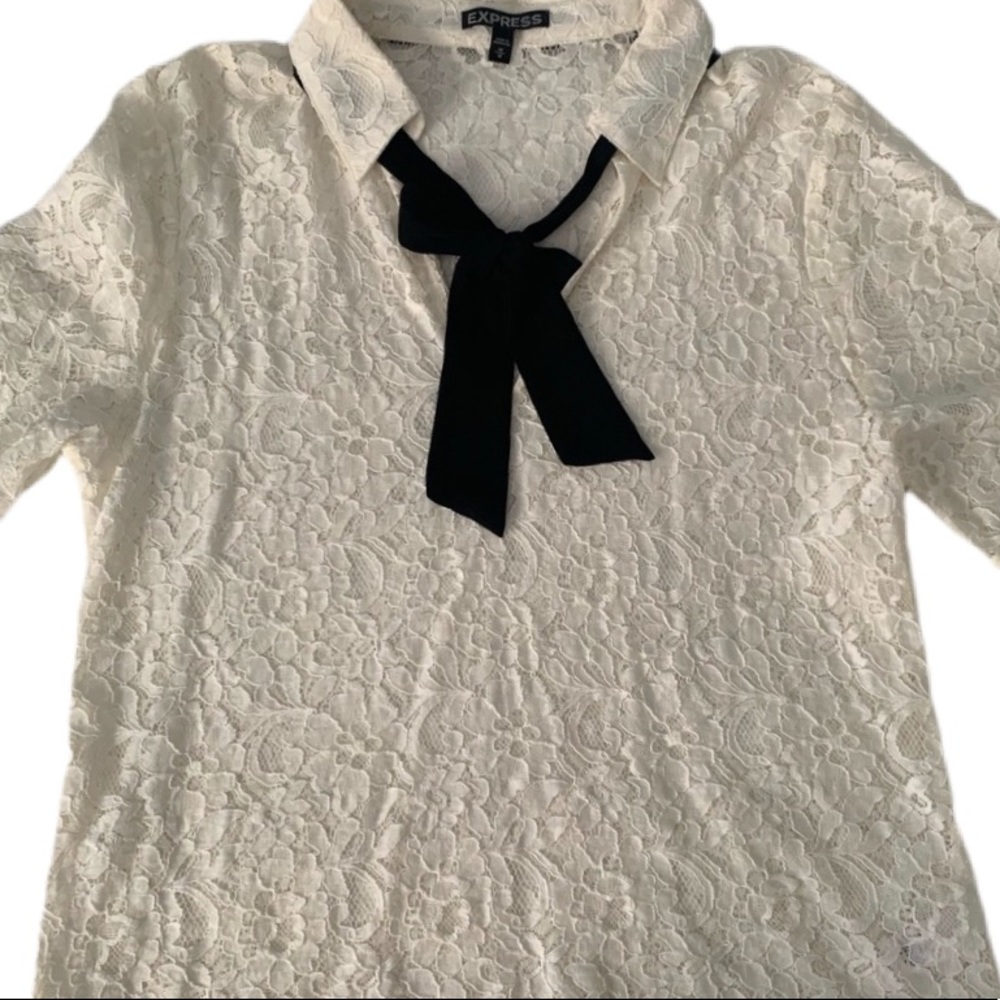 express white lace short sleeve blouse